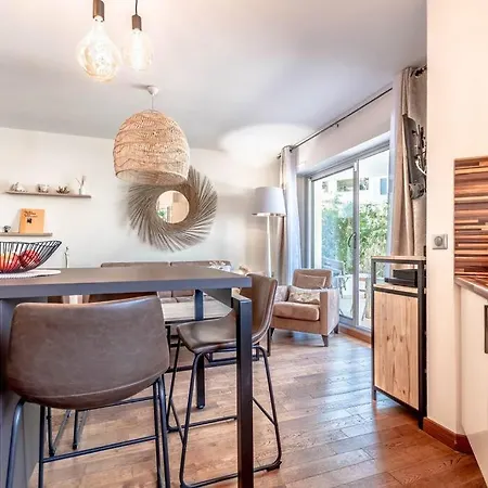 Anais De Saint-tropez, Bel Appartement, Avec Piscine Et Jardin, Au Coeur De Tropez Сен-Тропе
