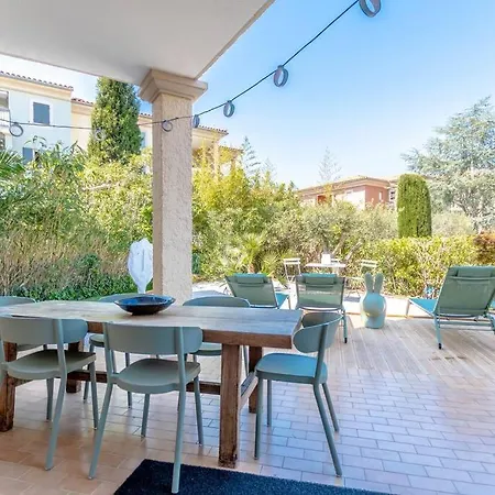Anais De Saint-tropez, Bel Appartement, Avec Piscine Et Jardin, Au Coeur De Tropez Апартаменти Сен-Тропе