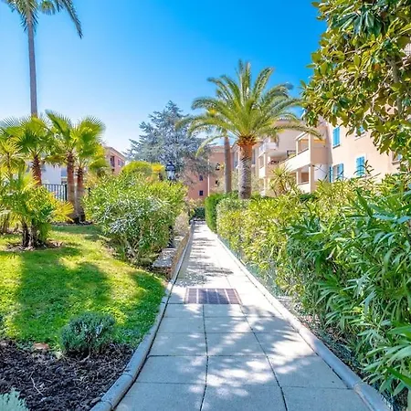 Апартаменти Anais De Saint-tropez, Bel Appartement, Avec Piscine Et Jardin, Au Coeur De Tropez Сен-Тропе